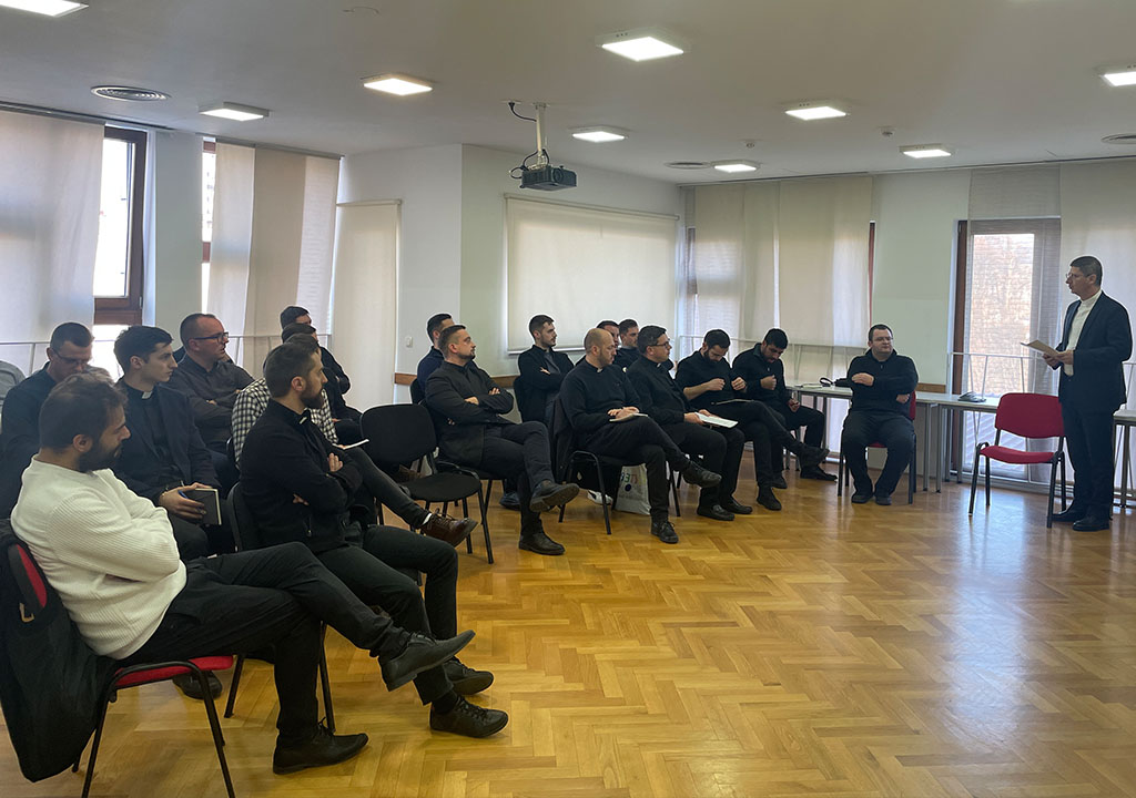 Susret nadbiskupa Vukšića i hrvatskog ministra Grlića Radmana