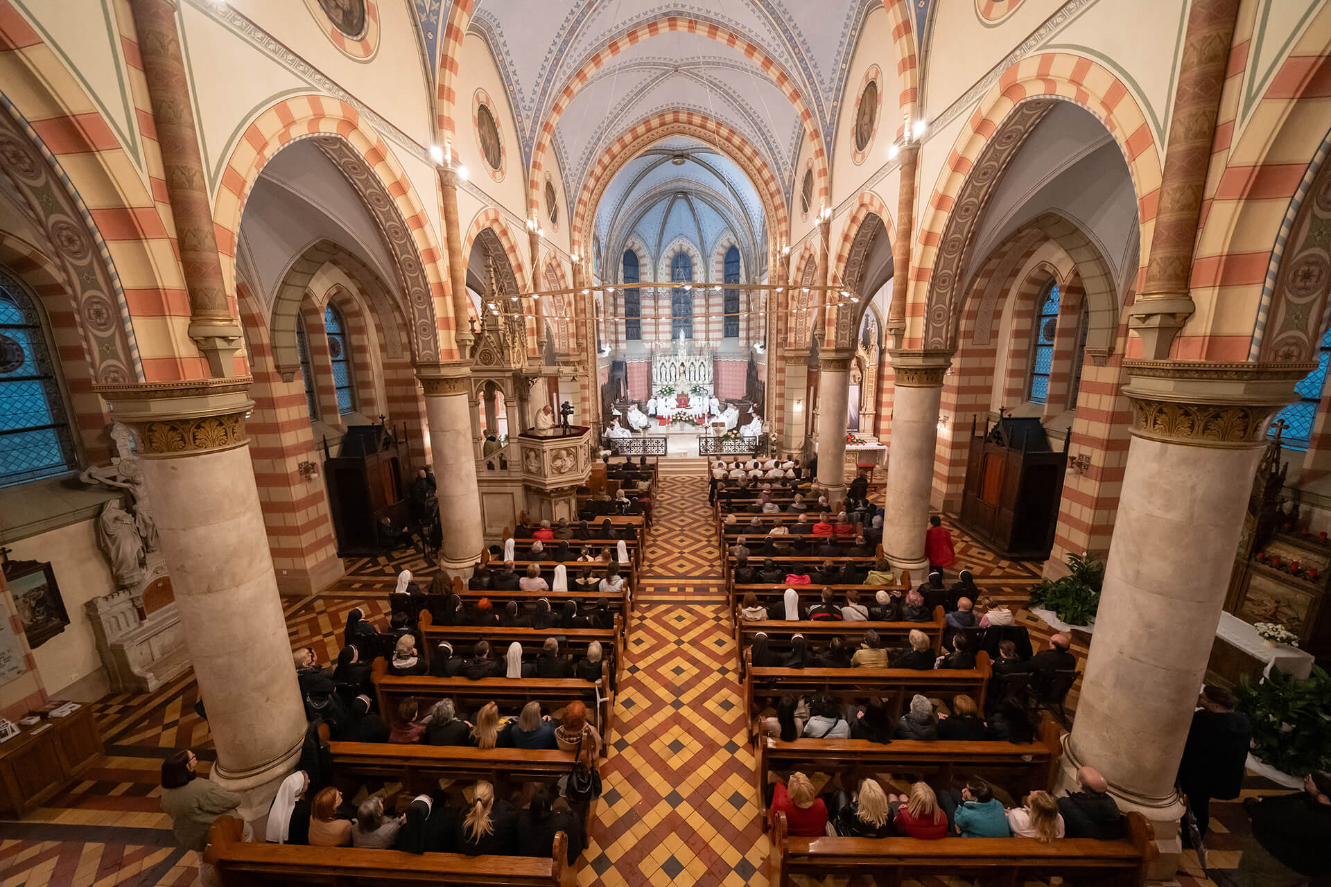 Sarajevski vjernici se dostojanstveno oprostili od pape Franje