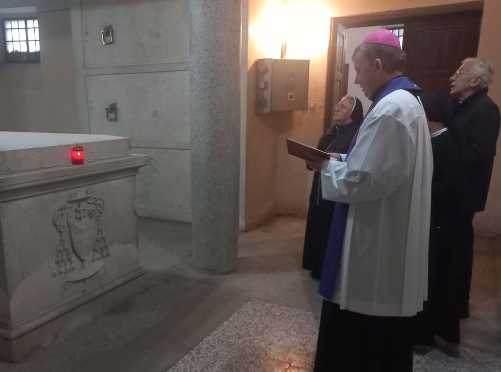 Nadbiskup Vukšić pohodio grobove nadbiskupâ