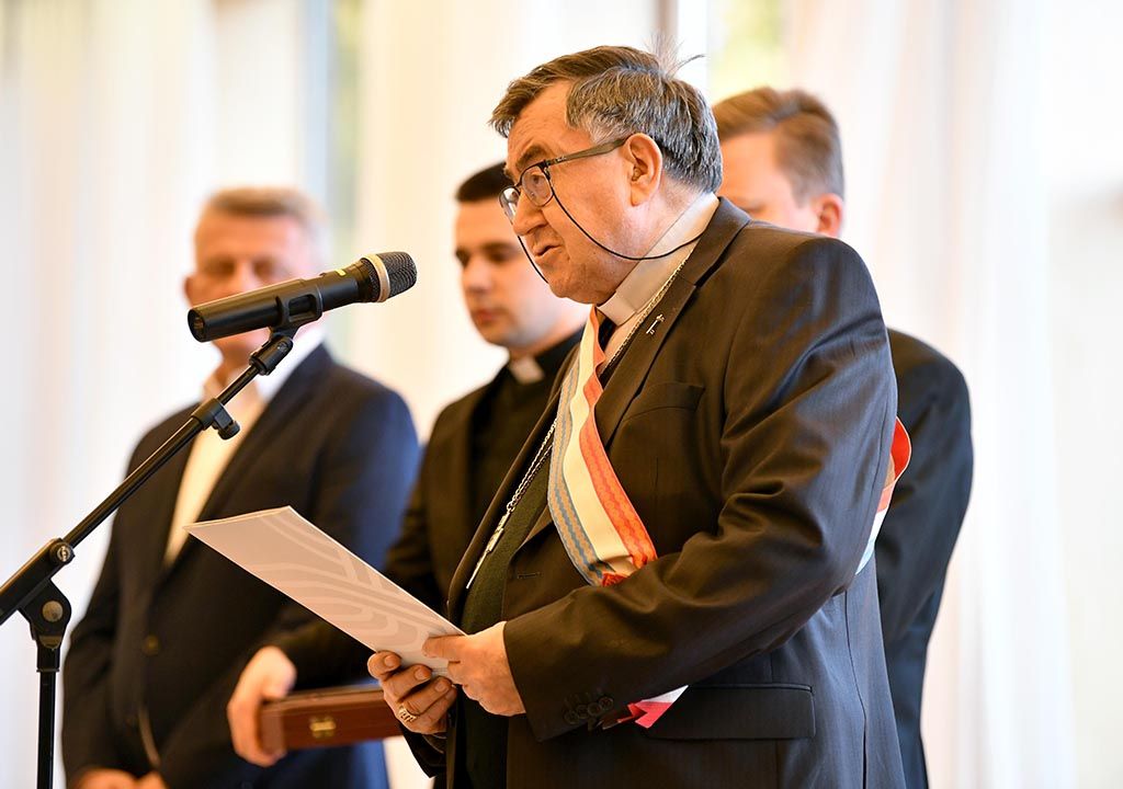 Predsjednik Milanović odlikovao kardinala Puljića