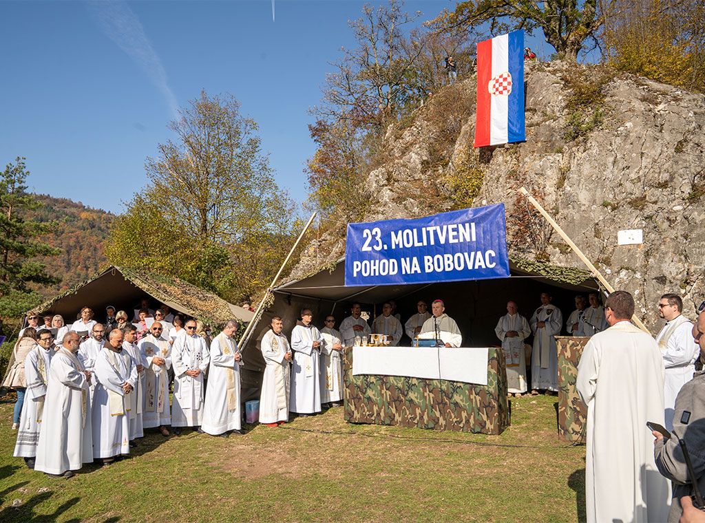 Nadbiskup Vukšić predvodio misu za Domovinu