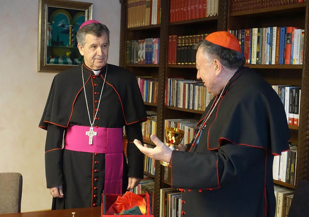 Priopćenje za javnost: Kardinal Puljić i nadbiskup Vukšić negativni na koronavirus te su napustili Opću bolnicu
